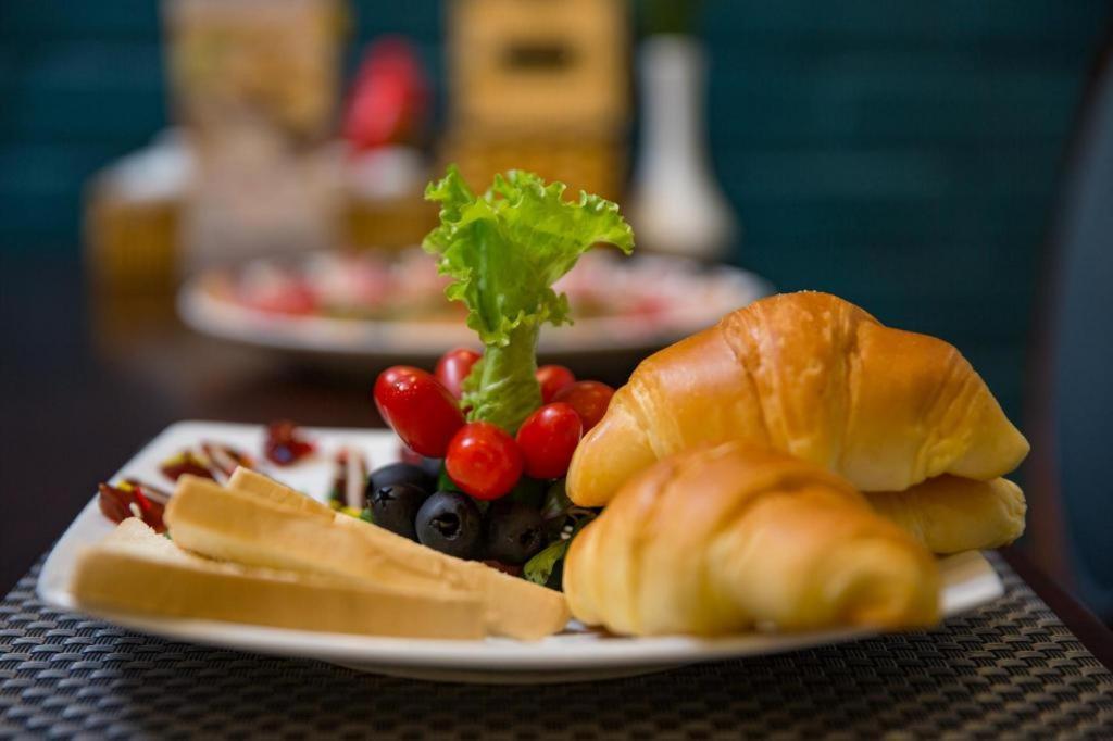 Serene Premier Hotel Ханой Екстер'єр фото